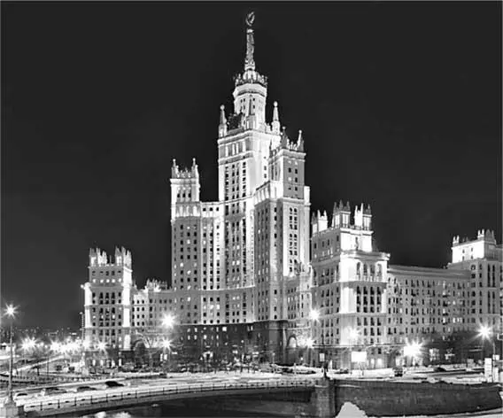 Высотка на Котельниках имеет три корпуса Первый обозначен литерой А и - фото 70