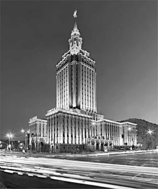 Гостиница Ленинградская Гостиница расположена в одном из семи знаменитых - фото 74