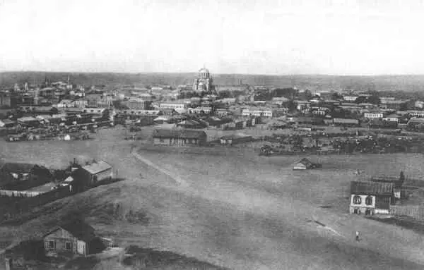 Вид на город с колокольни монастыря Справа виден Сенной базар 1900 г К - фото 6