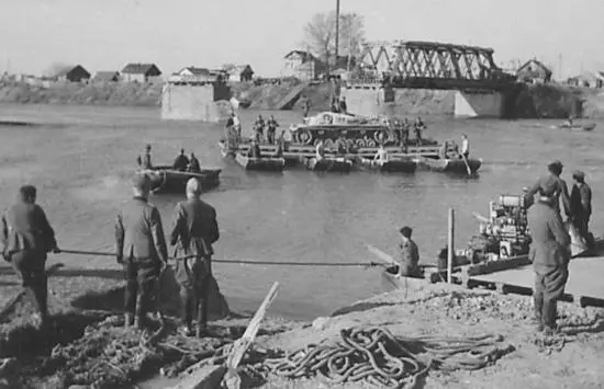 Ferrying of an assault gun over the Kasplia River Vitebsk area spring 1942 - фото 23