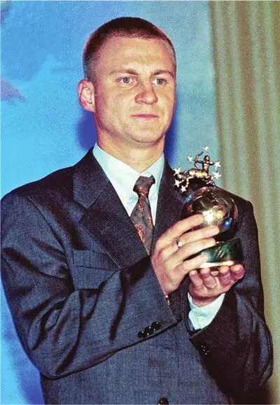 Премия Стрелец как лучшему нападающему 1999 г Победа Зенита в Кубке - фото 4