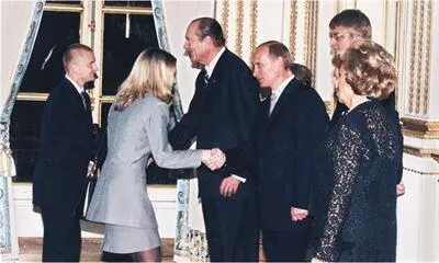 Прием в Париже 2000 г С одноклубниками из Лозанны 2001 г С супругой - фото 19