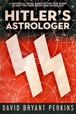 David Perkins Hitler's Astrologer обложка книги