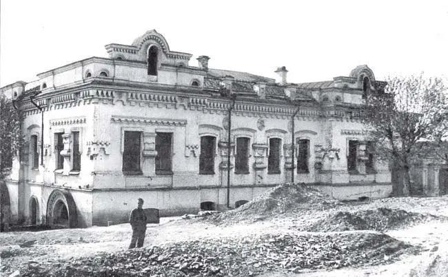 Дом Ипатьева 1928 год Первые два окна слева и два окна с торца комната - фото 81