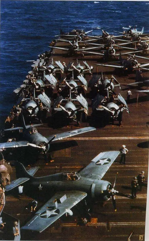 3 Самолеты на палубе авианосца Уосп август 1942 г Для операции были - фото 3