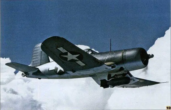 10 Палубный истребительбомбардировщик США Уот F4U Корсзр Ямато шел в центре - фото 11