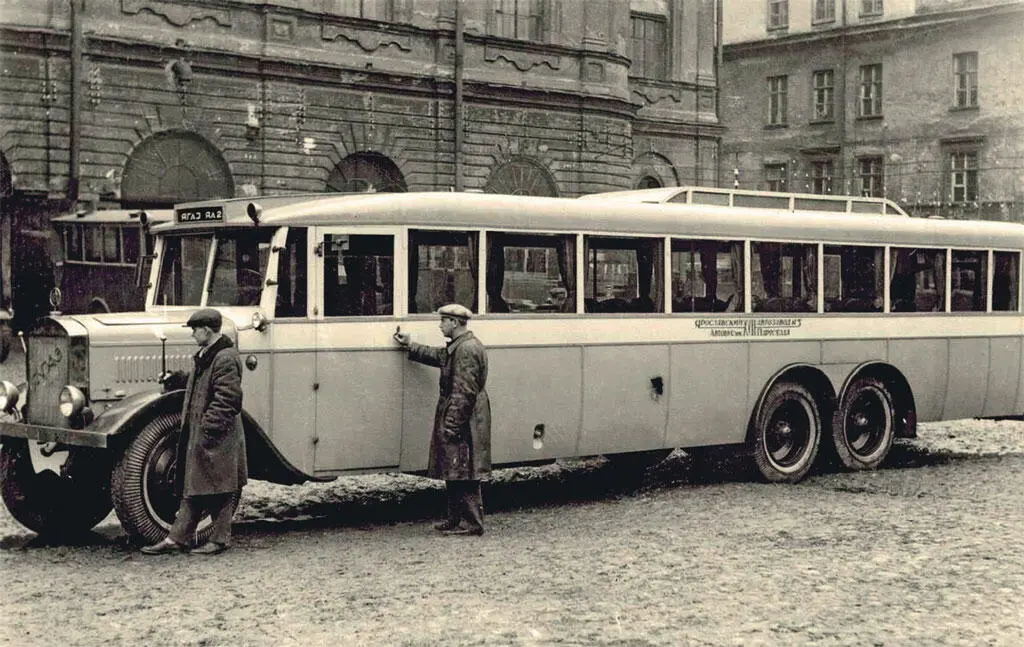 Стоместный автобус ЯА2 1934 А в 1938м появились новые автобусы - фото 23