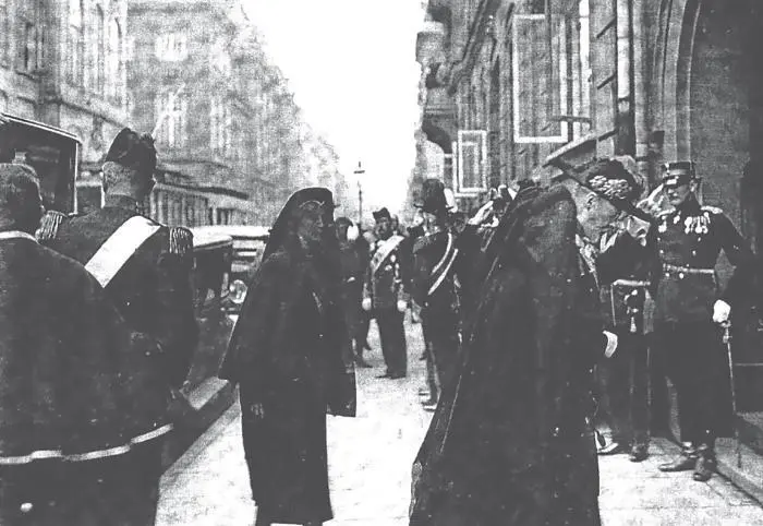 Отпевание Марии Федоровны в Русской церкви в Копенгагене 1928 год Маленький - фото 152