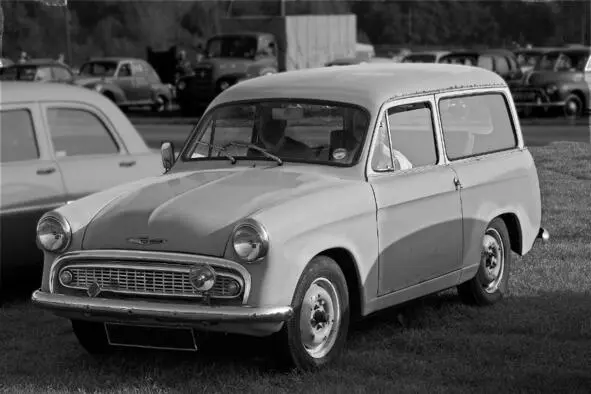 Автомобиль марки Hillman Husky Series I Чтобы избежать столкновения Сесилу - фото 33