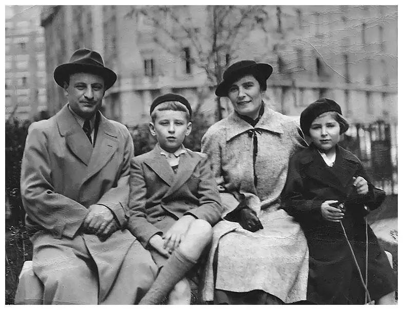 ЛЯ Гинцбург и ВА Флоренская с детьми Париж 1936 г ВА Флоренская с - фото 12