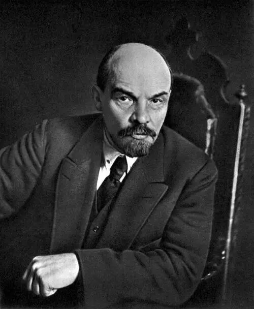 Владимир Ильич Ленин Отсюда было недалеко до Таврического дворца где заседал - фото 4