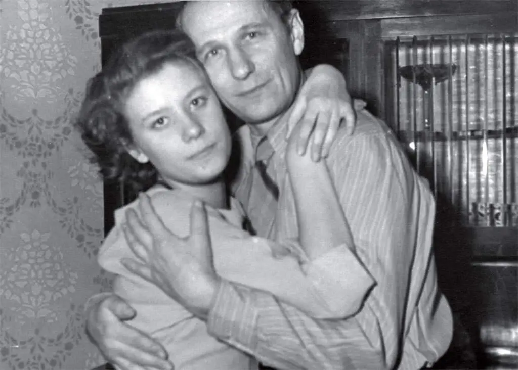 С папой Василием Алексеевичем Всесоюзный конкурс вокалистов имени М И - фото 157