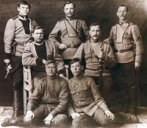 Казаки Оренбургского казачьего войска в форме войсковой милиции 1919 г С - фото 6