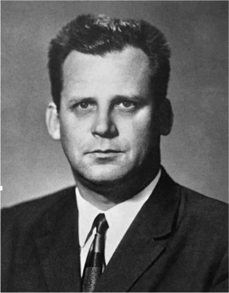 Главный инженер Уралмашзавода 1967 г Заместитель директора Уралмашзавода - фото 8
