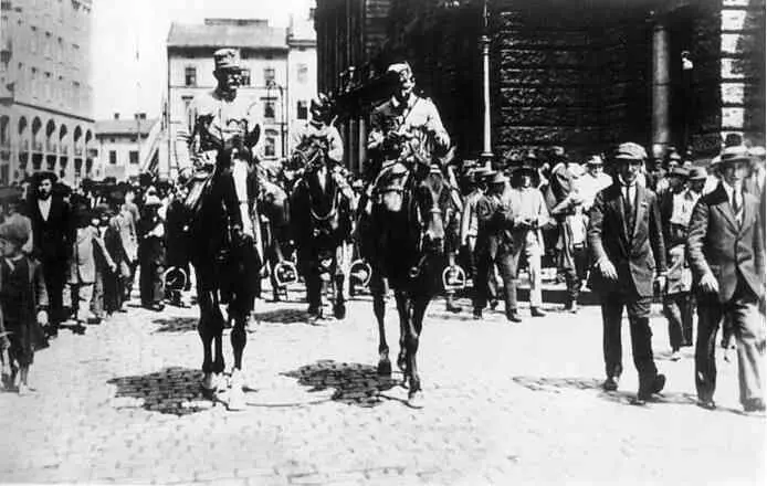 Вступление австрийских войск во Львов 22 июня 1915 г Вступление австрийских - фото 188