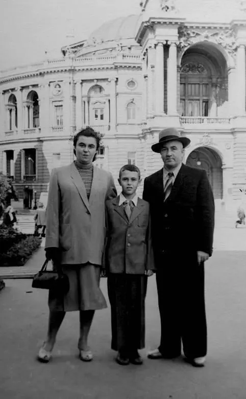 Одесса 1955 Студенты ГИТИСа Михаил Левитин второй слева Алексей - фото 6