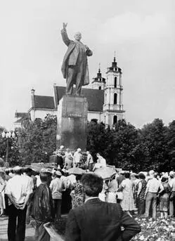Митинг на площади Ленина в Вильнюсе 1990 г Фото Юрий Глазков Архив - фото 24