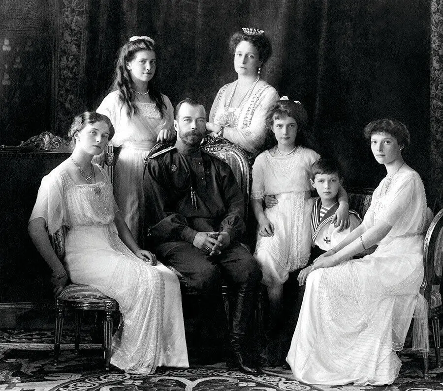 Царь Николай II с семьей Николай Александрович из династии Романовых женился - фото 25