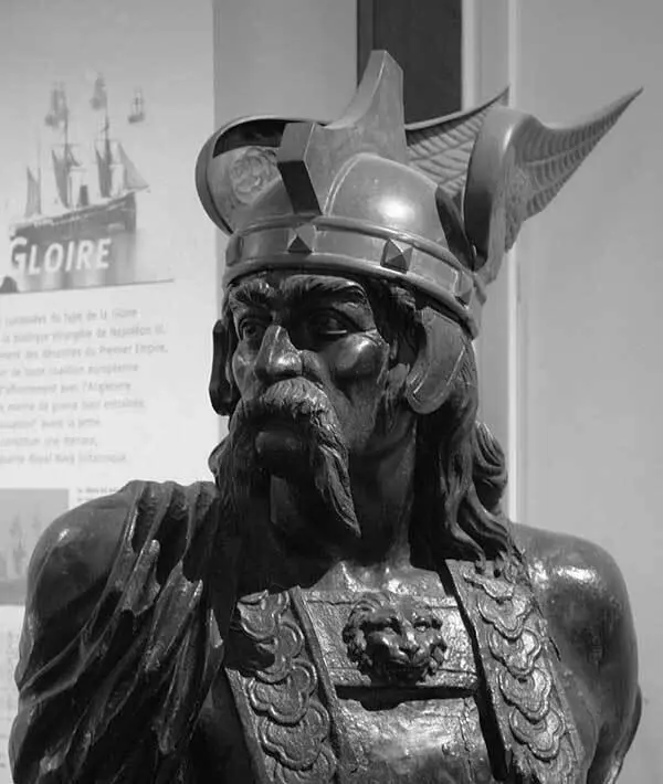 Предводитель галлов Бренн Скульптурный портрет Национальный музей морского - фото 74