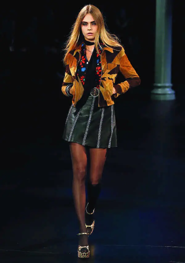 Юбка Асилуэта до сих пор входит в коллекции от Yves Saint Laurent На фото - фото 276