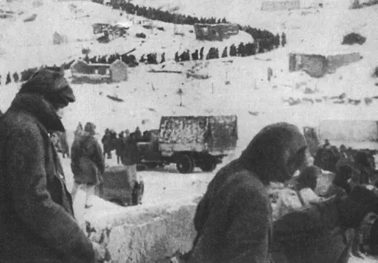 Пленные немцы в Сталинграде Воронежский фронт На командирских занятиях 1943 - фото 13