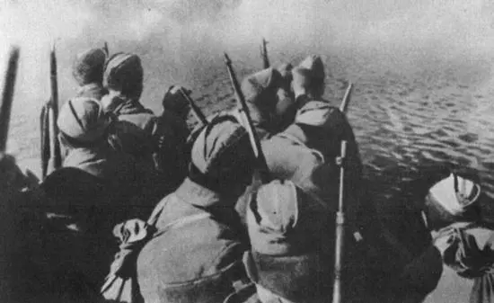 Бросок на правый берег Днепра Сентябрь 1943 г Вперед на Киев НФ Ватутин - фото 21