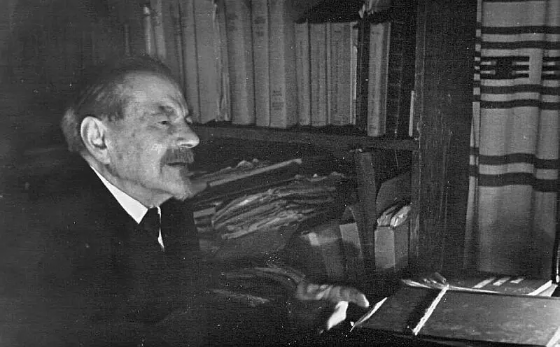 3 Г Френкель в своём кабинете в Пушкине Январь 1964 г Захарий Григорьевич - фото 49