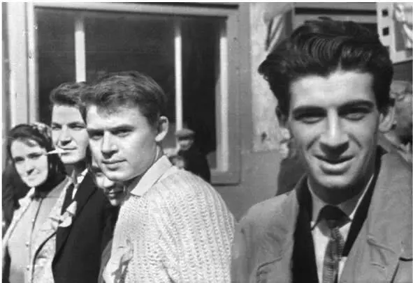 1 Мая 1963 г Слева направо Н Губенко С Никоненко В Татарский Сергей - фото 28