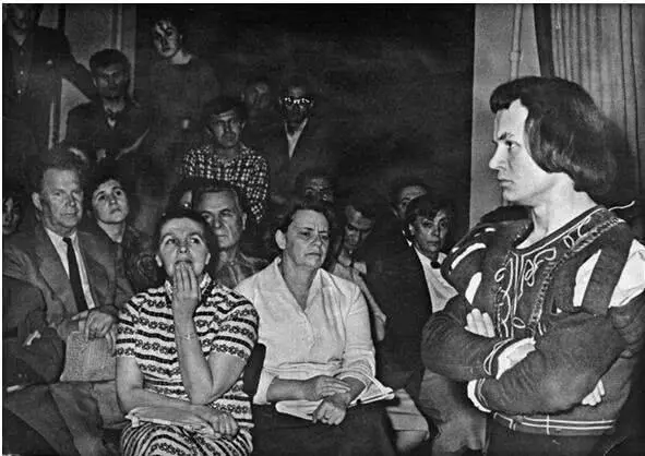 Сергей Никоненко в роли Гамлета Спектакль студентов ВГИКа по трагедии У - фото 29