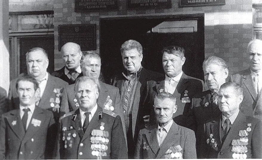 Среди однополчан Белгород 1985 Длинней чем жизнь дороги нет Вот она - фото 13