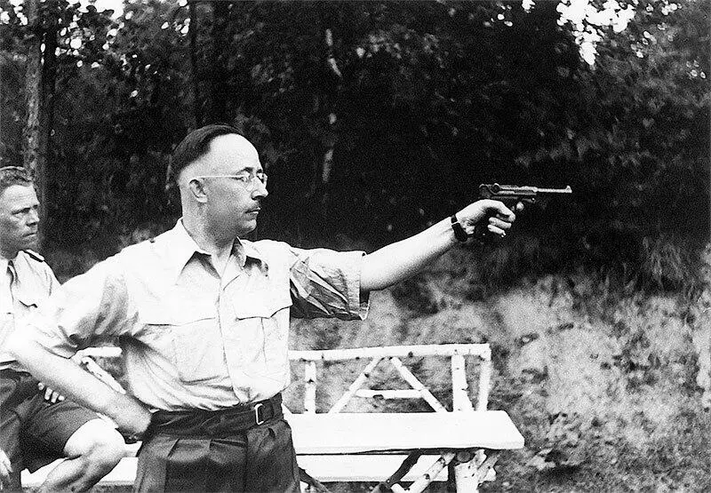 Г Гиммлер на стрельбище 1941 г Г Гиммлер и генералгубернатор Г Франк - фото 35