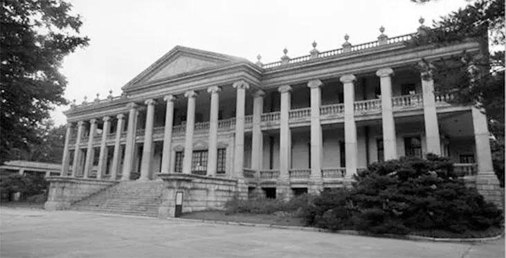 Каменный дворец Сокчоджон Тем временем русское влияние в регионе стало - фото 11