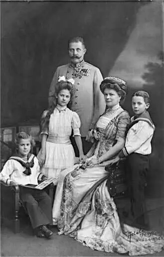 Официальная фотография эрцгерцога ФранцаФердинанда его супруги герцогини - фото 8