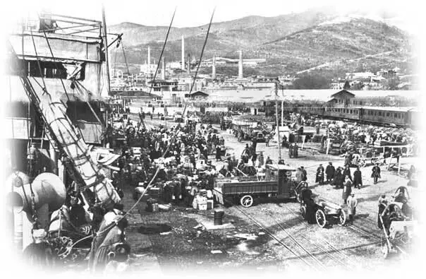 Эвакуация из Новороссийска в 1920 году Решение Деникина об отставке созревало - фото 50