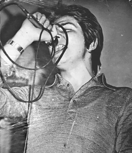 Алексей Романов в Машине Времени 1974 г И здесь я напомню вам про Алика - фото 30