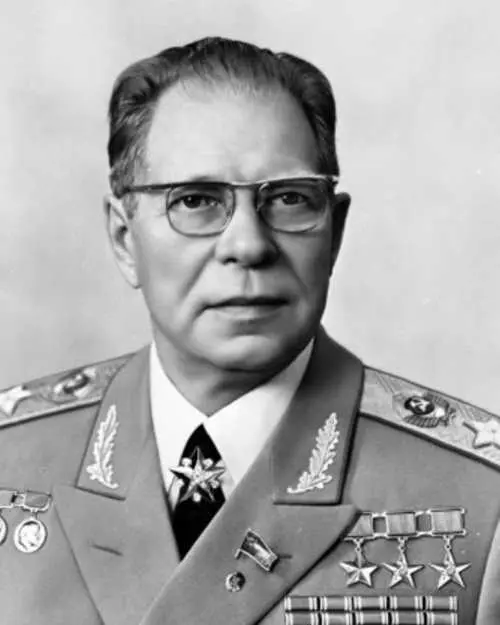 Член Политбюро Центрального Комитета Коммунистической Партии Советского Союза - фото 25