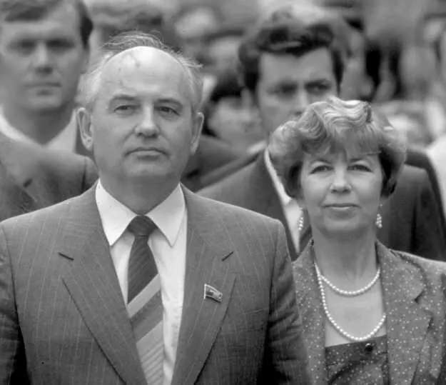 Р М Горбачевав политических решениях советского руководства играла важную а - фото 30