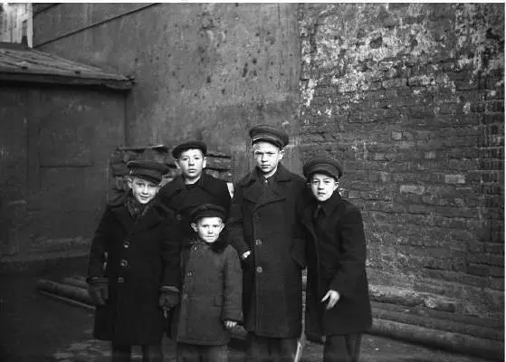 1957 Дворовые дети Печать с негатива 1958 Лиговка Печать с негатива 1963 - фото 2