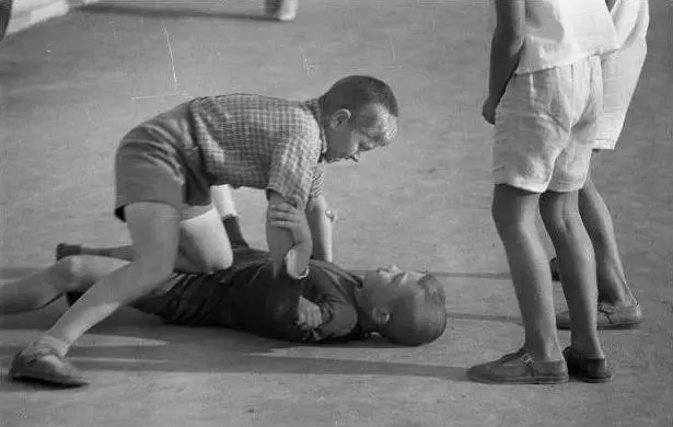 1963 Дети Печать с негатива 1964 1е мая Печать с негатива Скульптура - фото 4