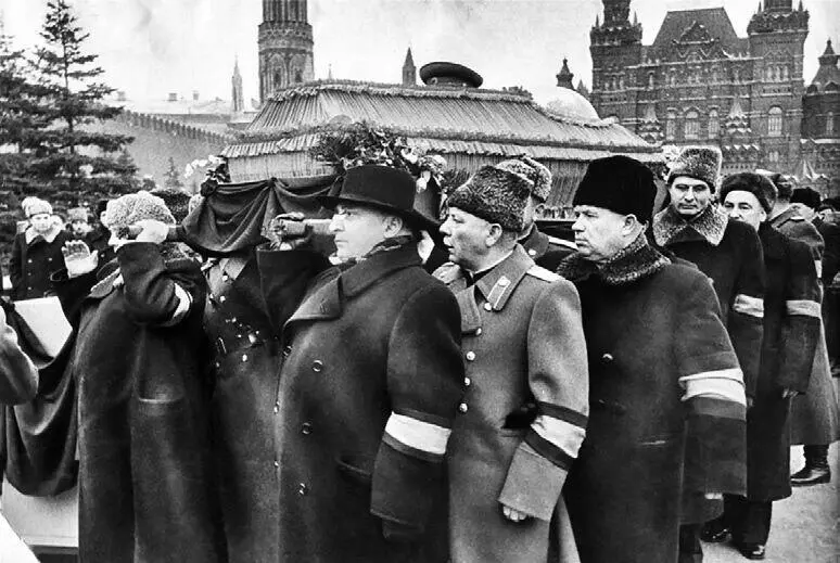 Похороны Сталина Приказом МВД СССР 002 от 14 марта 1953 года была утверждена - фото 9