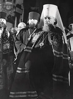 Патриарх Московский и всея Руси Алексий Симанский 1945 год Библиотека - фото 16