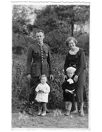 Витольд Мария Анджей и Зофия Ок 1935 года Предоставлено семьей Пилецких - фото 4