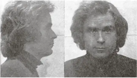 Тед Банди после ареста в штате Юта в августе 1975 года Он в своем костюме - фото 21