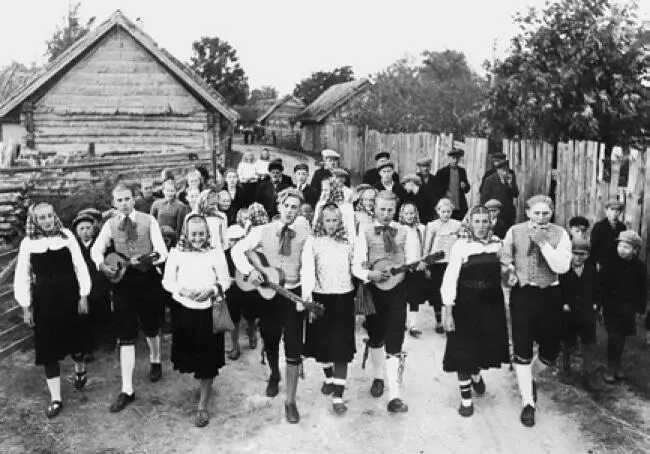 Шведская молодежь д Свиби о Вормски РГАСПИ Колхозники Колхоз Красная - фото 25