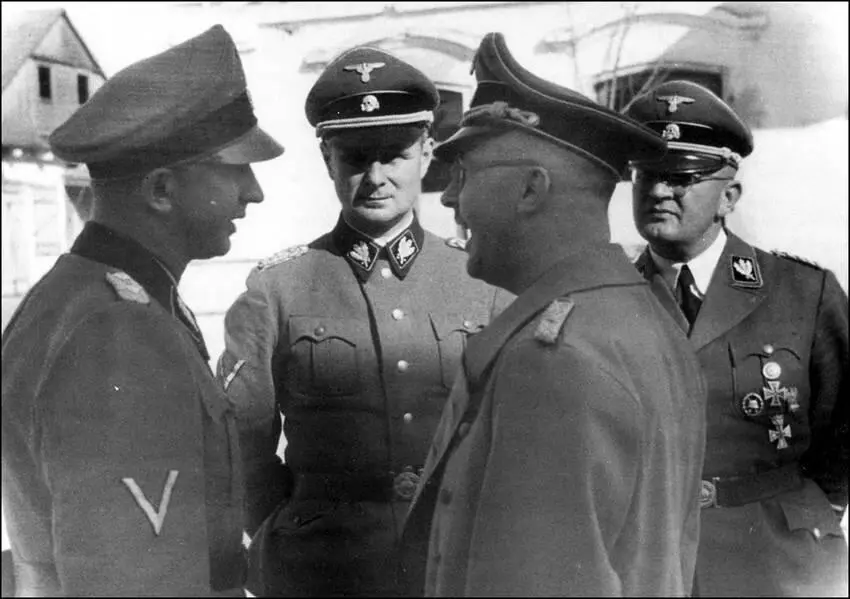 Слева направо Г Фегеляйн К Вольф Г Гиммлер Э фон БахЗелевский Гитлер - фото 12