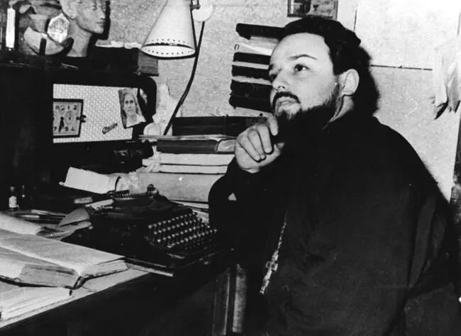 Вверху Начало 1960х гг Внизу Храм Покрова Пресвятой Богородицы в селе - фото 13
