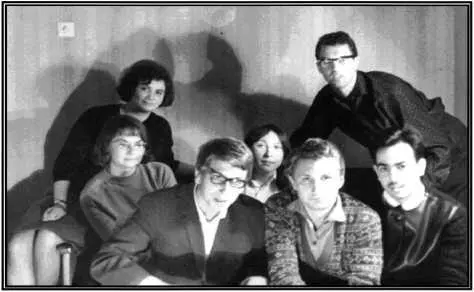 С друзьямистудентами физфака МГУ 1967 год Получается что Вы един в - фото 59