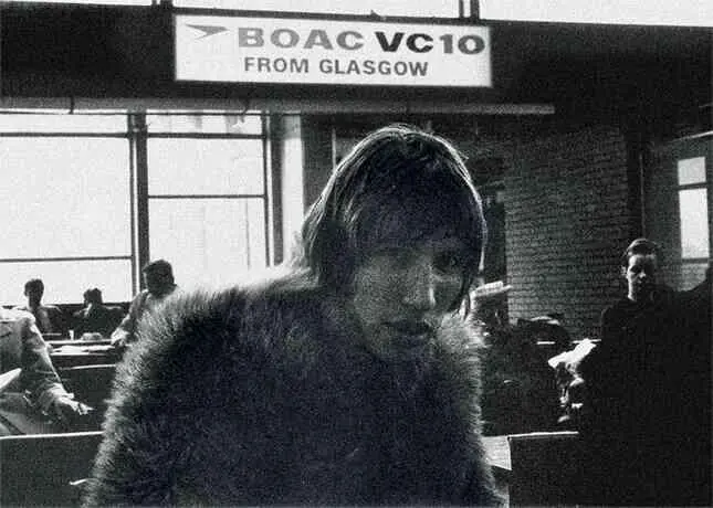 Роджер в зале ожидания амстердамского аэропорта В тот период мы если - фото 88
