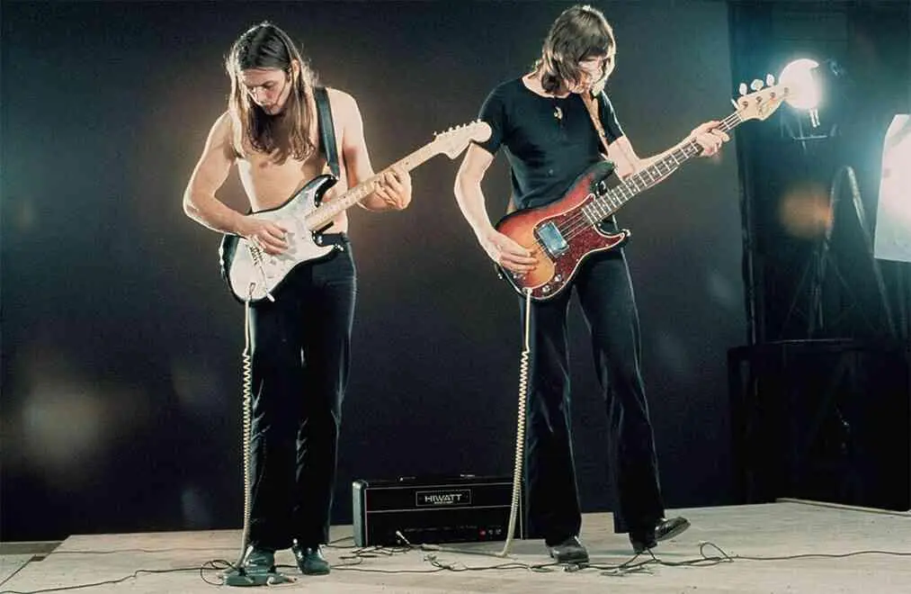 Дэвид и Роджер на съемках Live at Pompeii в 1971 году Дэвид обычно полуголым - фото 119