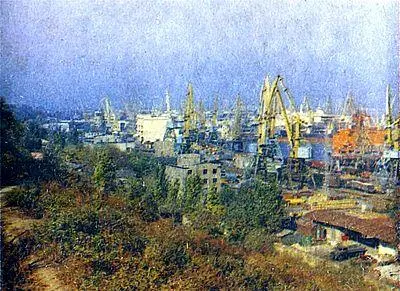 Рис 22 Современный вид района гавани исиаков Рис 23 Проверка аквалангов - фото 34